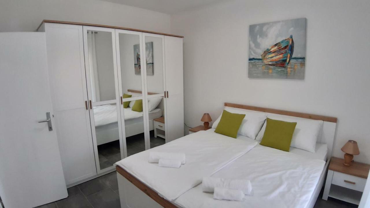 Relax Lägenhet Starigrad Paklenica Exteriör bild
